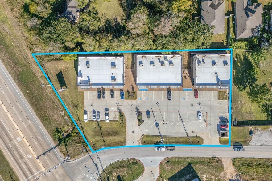 More Photos Of 107 Old River Rd, Montgomery Storefront For Sale