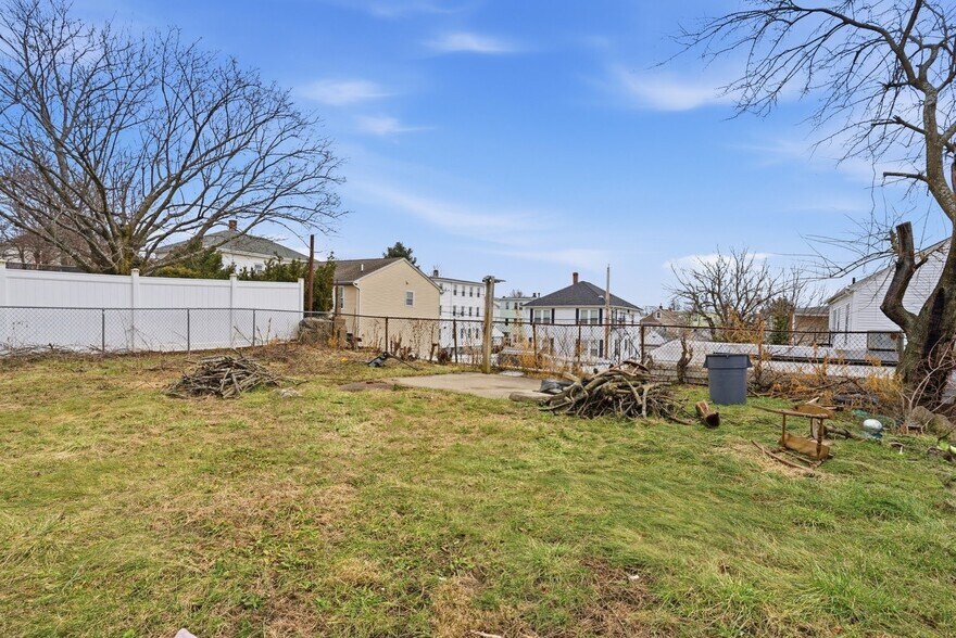 More Photos Of 17 Ledge St, Providence Apartments For Sale