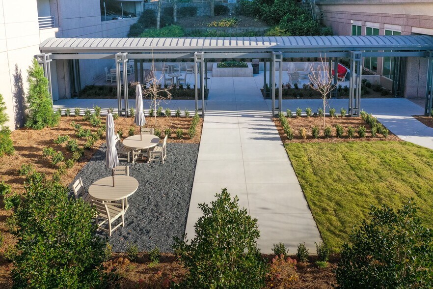 More Photos Of 2500 Cumberland Pky SE, Atlanta Office For Lease