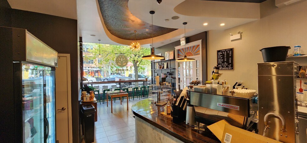 More Photos Of 1745 W Division St, Chicago Storefront For Lease