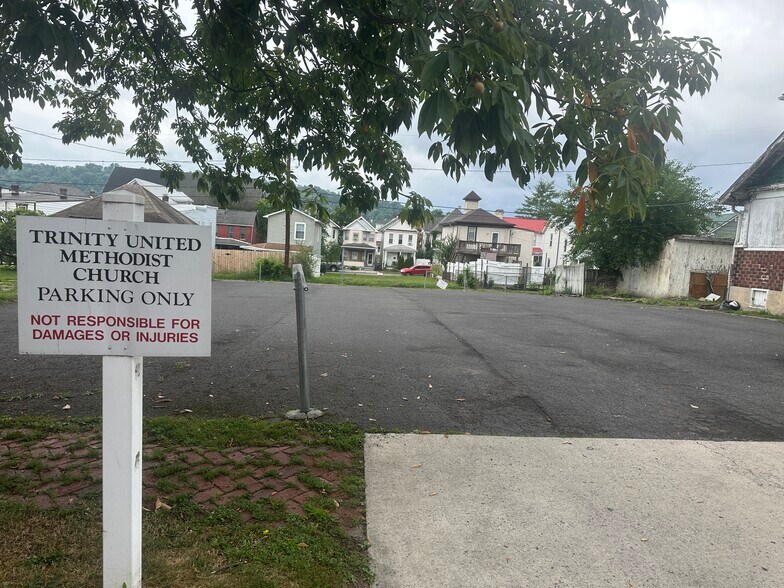 More Photos Of 120 Grand Ave, Cumberland Specialty For Sale