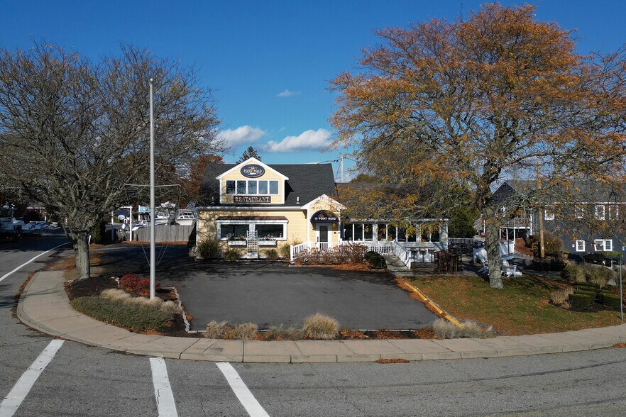 More Photos Of 15 Point Rd, Portsmouth Restaurant For Sale