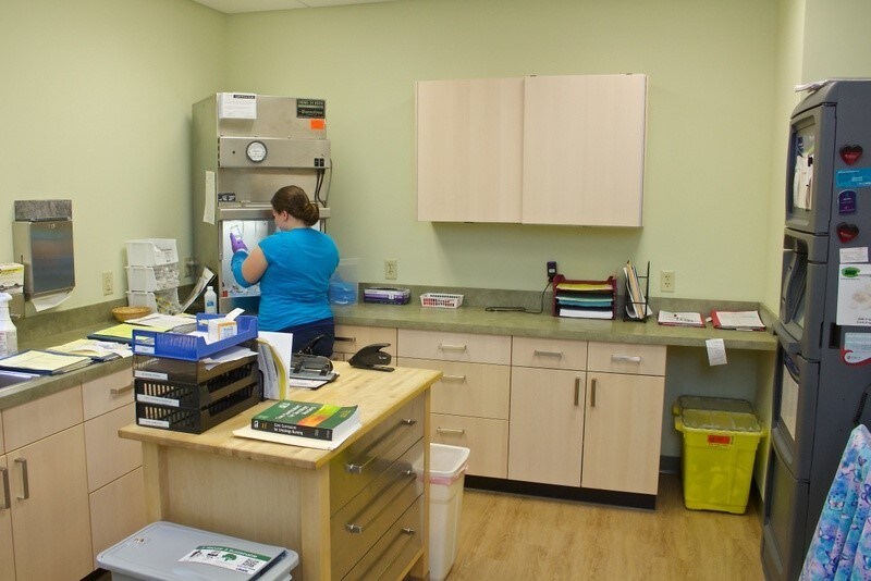 More Photos Of 3000-3006 US Highway 19, Holiday Medical For Sale