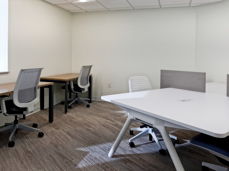 More Photos Of 8633-8799 N Port Washington Rd, Fox Point Coworking Space