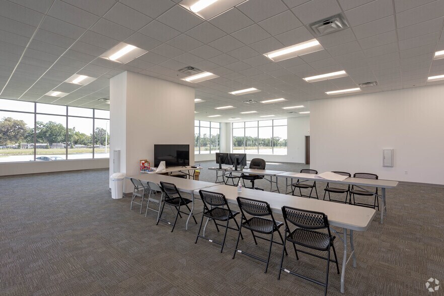 More Photos Of Charlie Taylor Rd @ Frontage Rd, Plant City Unknown For Lease