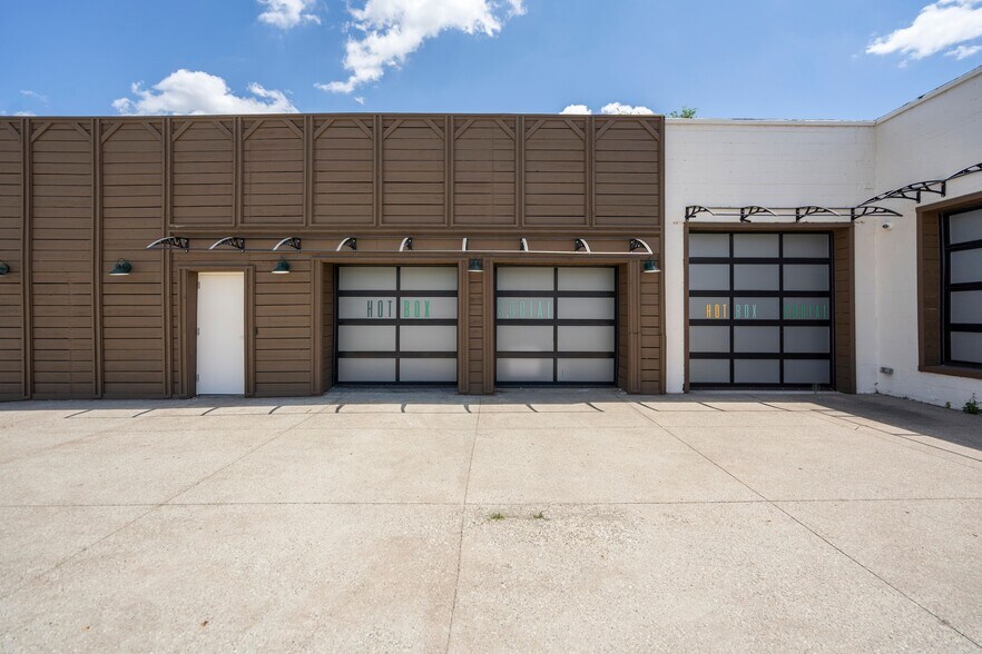More Photos Of 23610 John R Rd, Hazel Park Auto Repair For Sale
