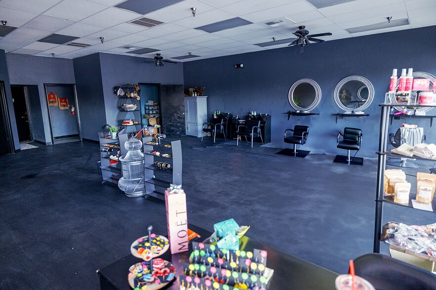 More Photos Of 323-335 N Gilbert Rd, Mesa Unknown For Lease