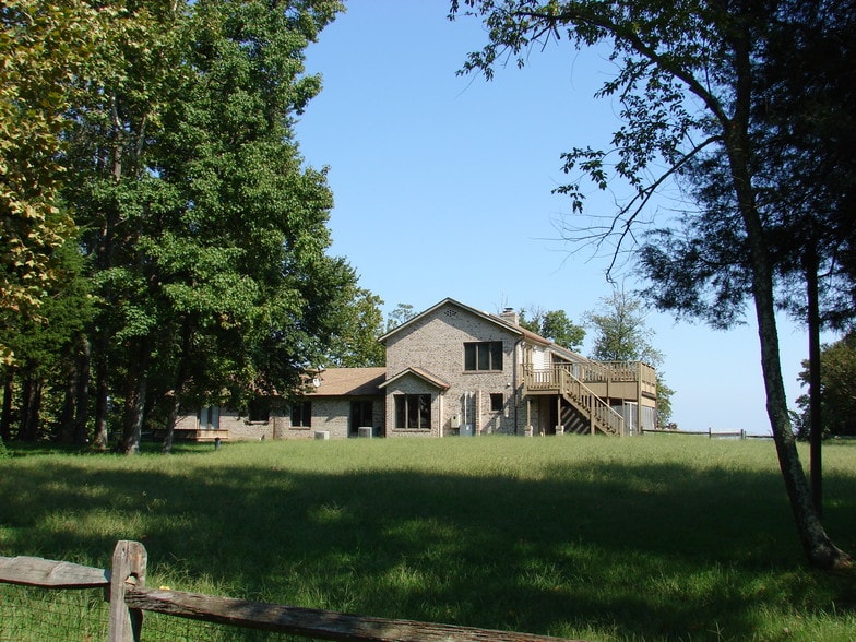 More Photos Of 11275 Edge Hill Rd, Newburg Service For Sale