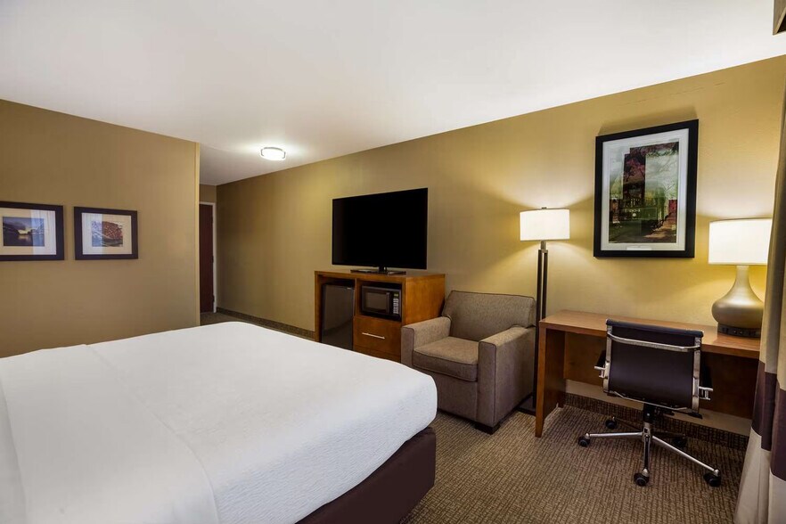 More Photos Of 610 Martin Luther King Jr Blvd, Morgan City Hotel For Sale