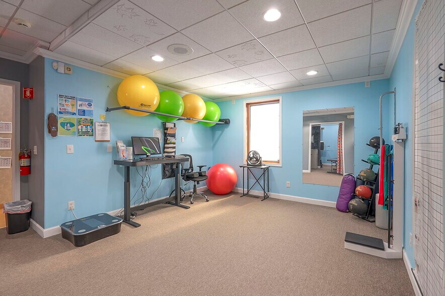 More Photos Of 425 W Pine St, Raymore Medical For Sale