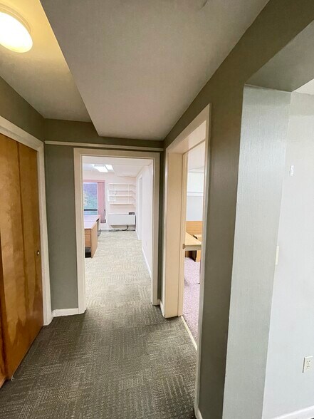 More Photos Of 567 Vauxhall St, Waterford Medical For Lease