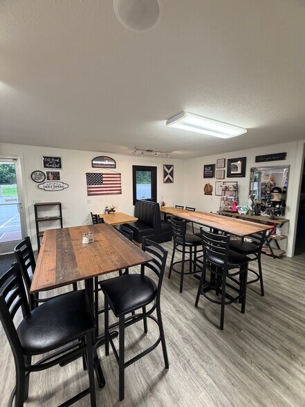 More Photos Of 410 MN-60 Hwy, Elysian Storefront For Sale