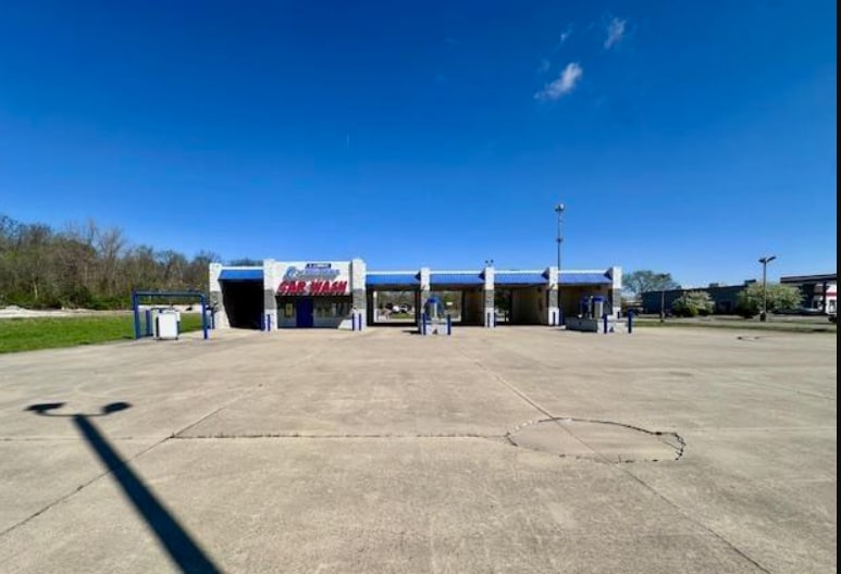 More Photos Of 259 S Herrington Pl, West Terre Haute Carwash For Sale