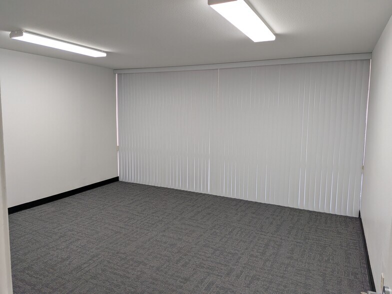 More Photos Of 1203-1243 W Trenton Ave, Orange Warehouse For Lease