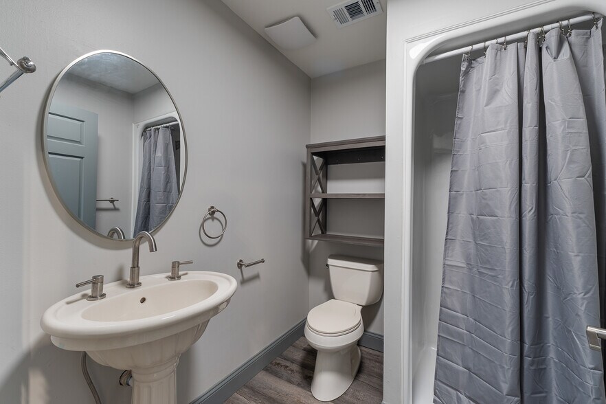 More Photos Of 1294 Midland Trl, Milton Flex For Sale