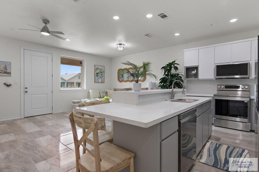 More Photos Of 116 E Cora Lee Dr, South Padre Island Apartments For Sale