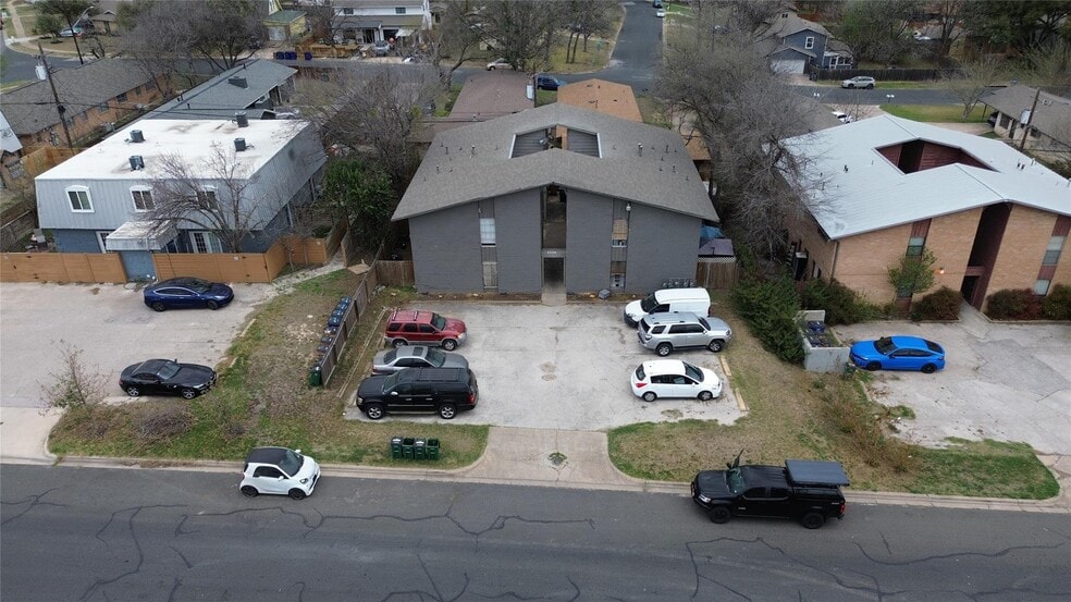 More Photos Of 2220 Mission Hill Dr, Austin Multifamily For Sale