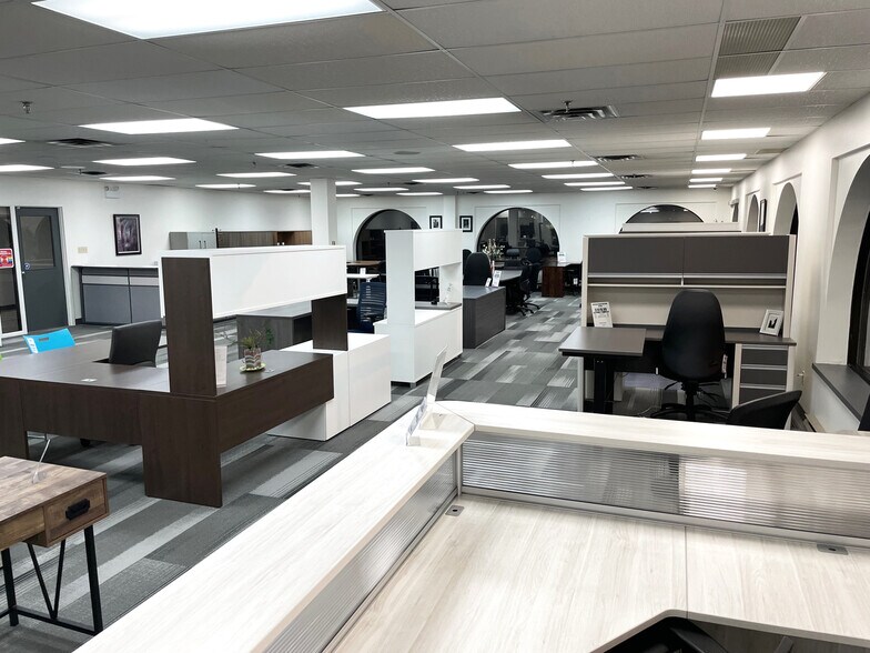 More Photos Of 123 Lutz St, Moncton Flex For Lease