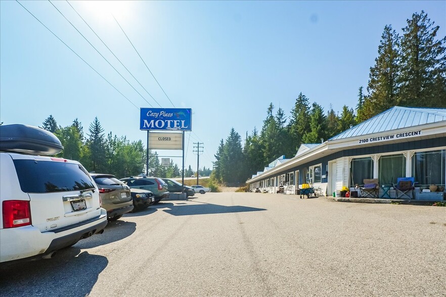 Primary Photo Of 2100 Cres Crestview, Castlegar Hotel For Sale