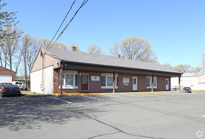 Primary Photo Of 448 Spring St, Windsor Locks Freestanding For Lease