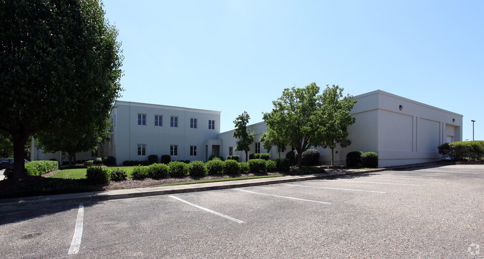 More Photos Of 4444 Park Blvd, Montgomery Office For Sale