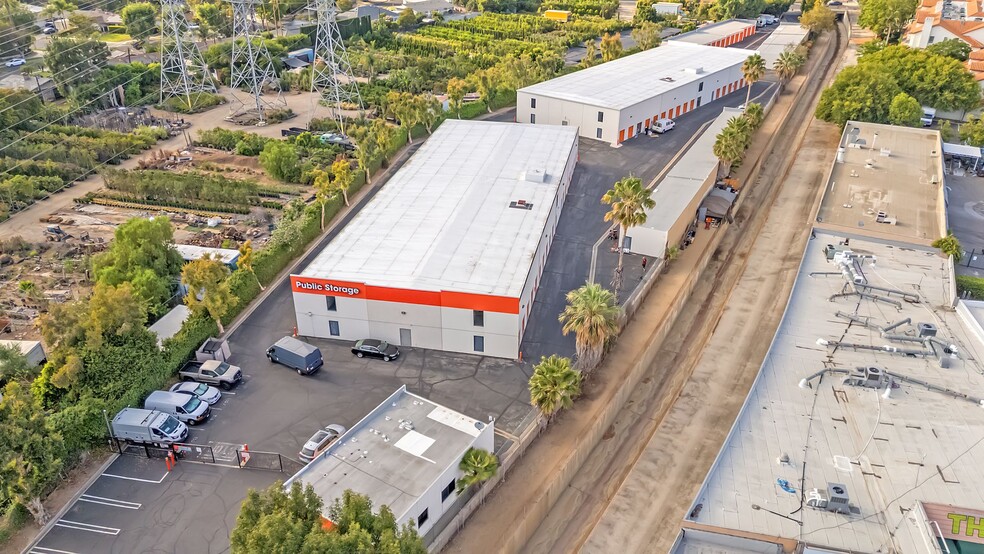 More Photos Of 18175 Chatsworth St, Granada Hills Self Storage For Sale