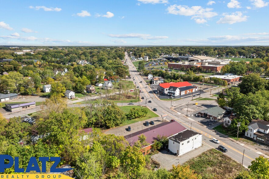 More Photos Of 455 Elm Rd NE, Warren Freestanding For Sale