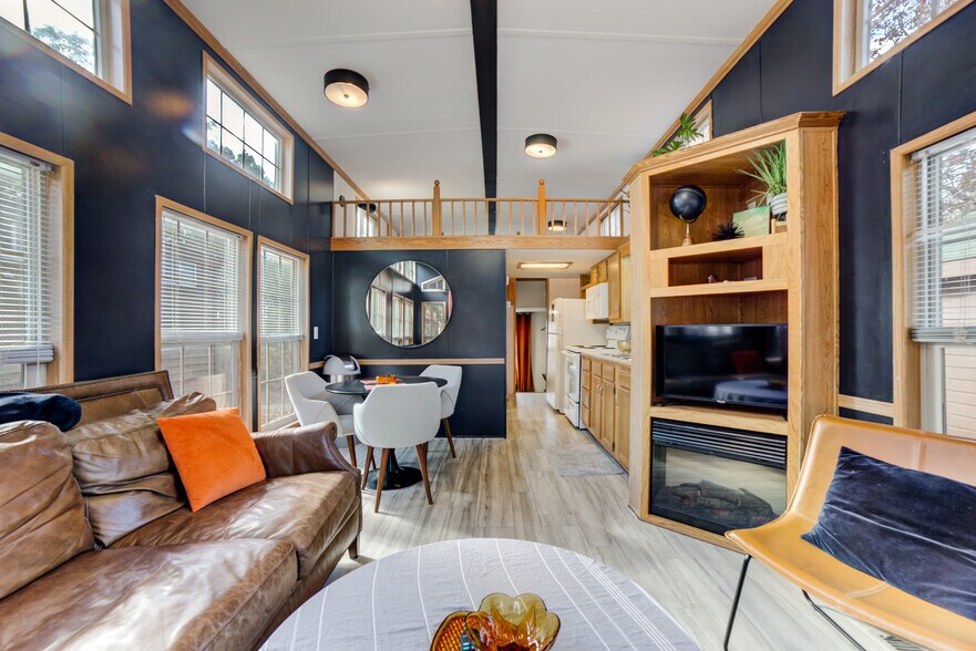 More Photos Of 446724 E 390 Rd, Langley Hotel For Sale