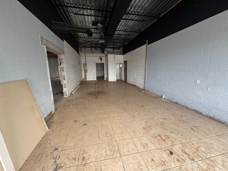 More Photos Of 5074 Douglas Rd, Toledo Unknown For Lease