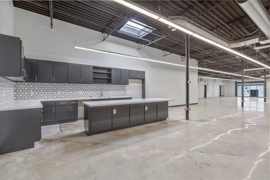 More Photos Of 415 E 12th St E, Tulsa Office For Lease