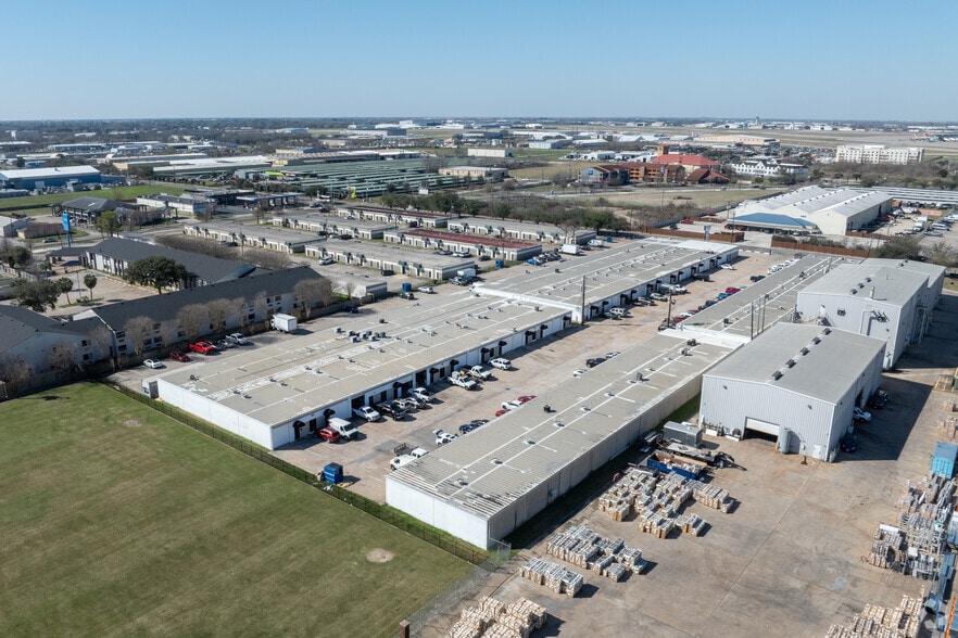 More Photos Of 7999 Hansen Rd, Houston Unknown For Lease
