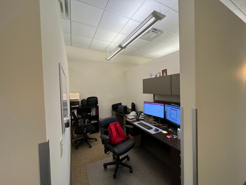 More Photos Of 16121 Lee Rd, Fort Myers Flex For Sale