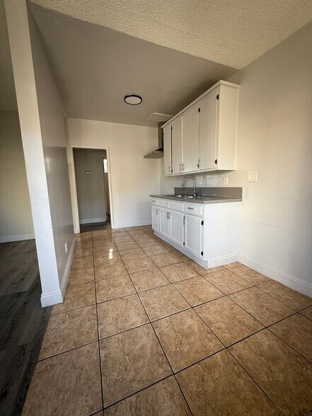 More Photos Of 732 W 76th St, Los Angeles Apartments For Sale