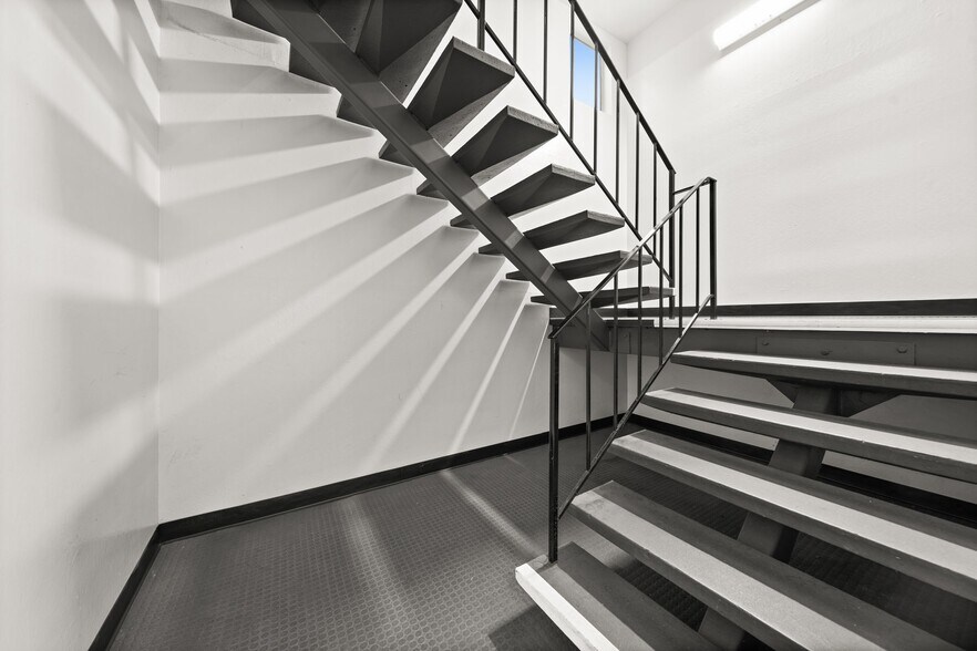 More Photos Of 2089 Vale Rd, San Pablo Office For Sale
