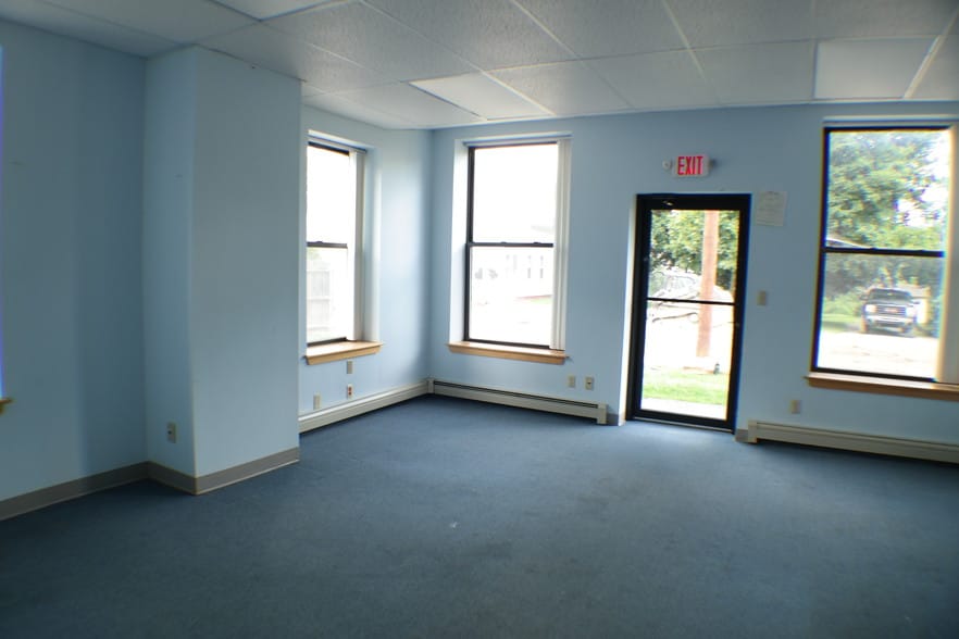 More Photos Of 117-123 Mill St, Orono Office Residential For Sale
