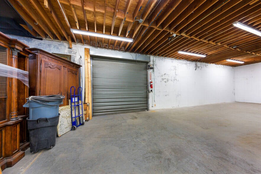 More Photos Of 11924 Vose St, North Hollywood Warehouse For Lease