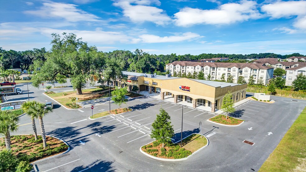More Photos Of 9668 N US Highway 301, Wildwood Storefront Retail Office For Lease