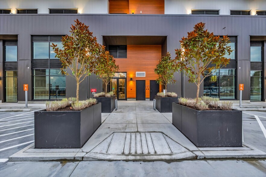 More Photos Of 8250 Manitoba St, Vancouver Flex For Sale