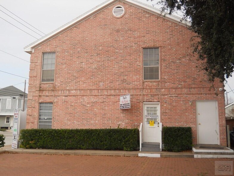 More Photos Of 2302 45th St, Galveston Office For Lease