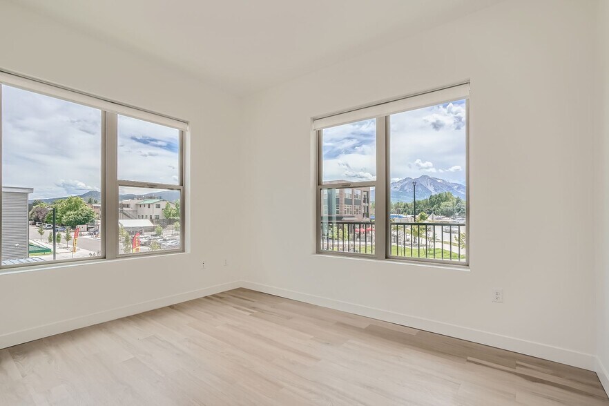 More Photos Of 920 Highway 133, Carbondale Apartments For Sale