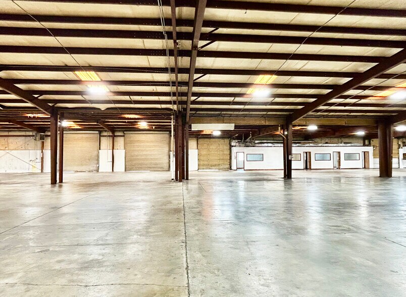 More Photos Of 1207 Butler St, Oxford Warehouse For Sale