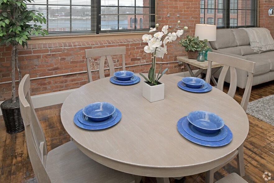 More Photos Of 99 Main St, Warren Apartments For Lease