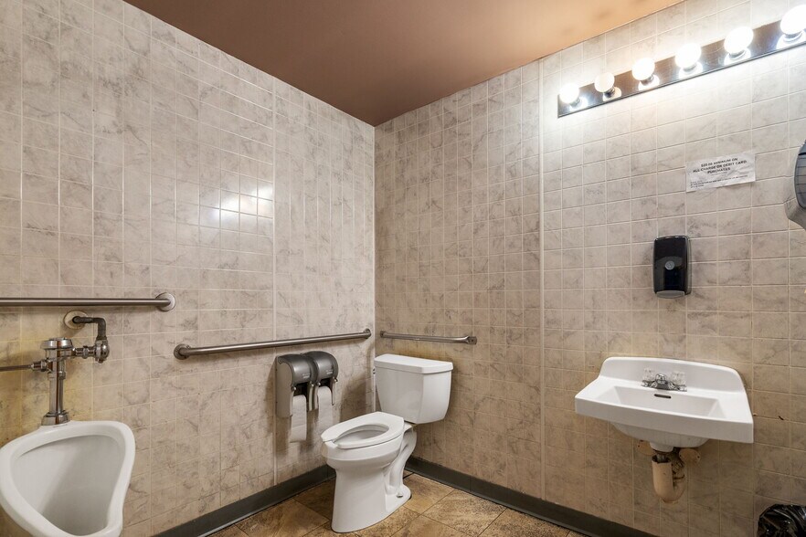 More Photos Of 1524 Van Vranken Ave, Schenectady Bar For Sale