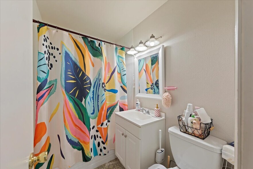More Photos Of 2209 W Idaho St, Boise Apartments For Sale