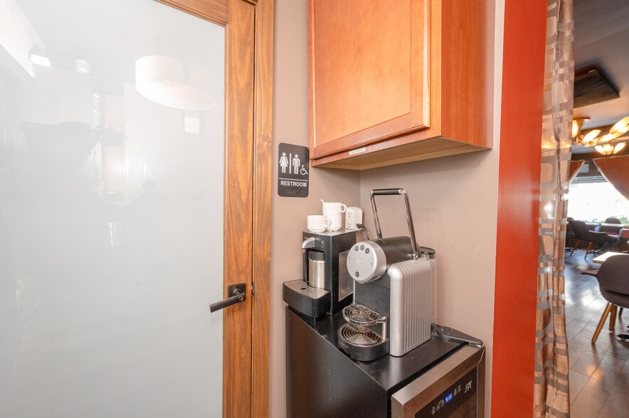 More Photos Of 110 W Orange St, Lancaster Storefront Retail Residential For Sale