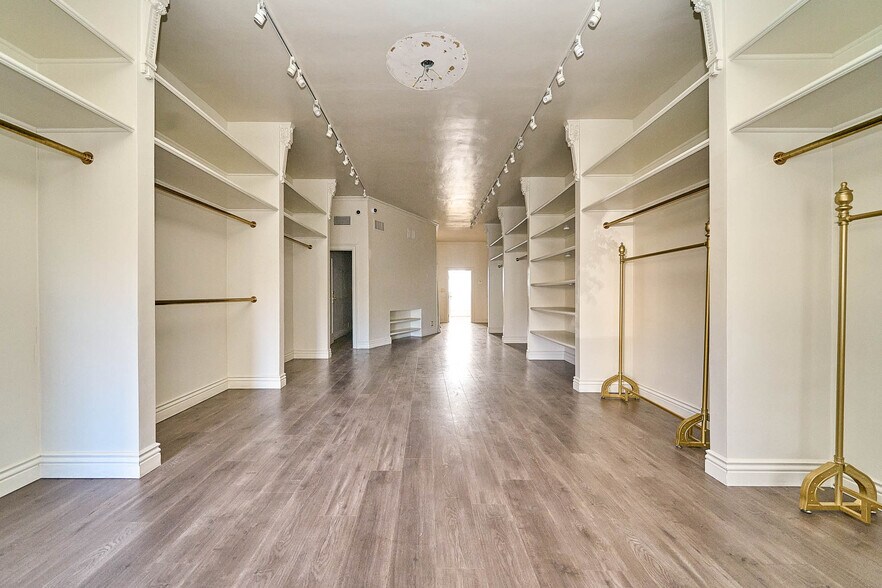 More Photos Of 355-359 Robertson Blvd, Beverly Hills Storefront Retail Office For Lease