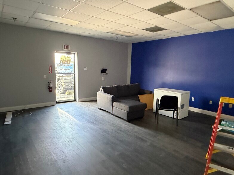 More Photos Of 12880 Automobile Blvd, Clearwater Manufacturing For Lease