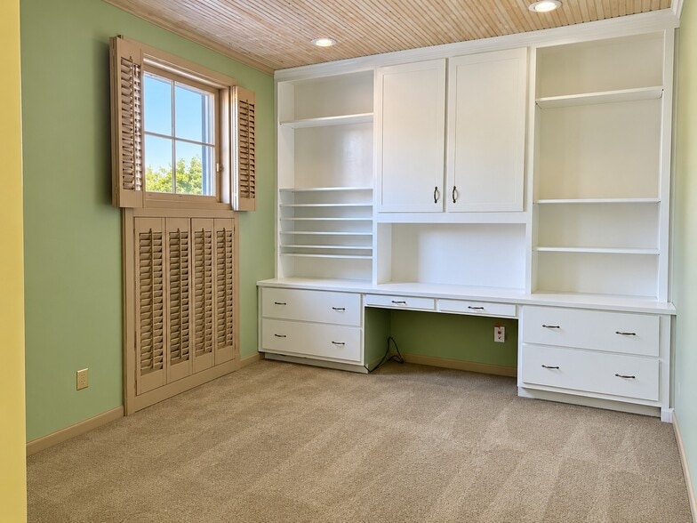 More Photos Of 915 Hill Park, Macon Office For Sale