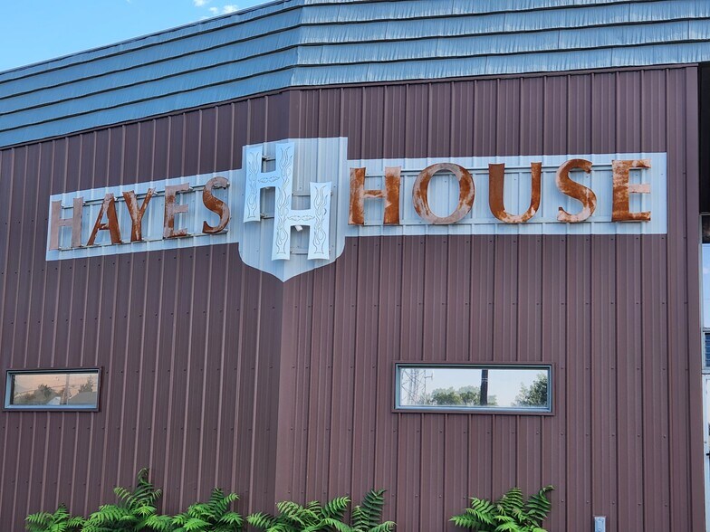 More Photos Of 2315 Appleside Blvd, Clarkston Restaurant For Sale