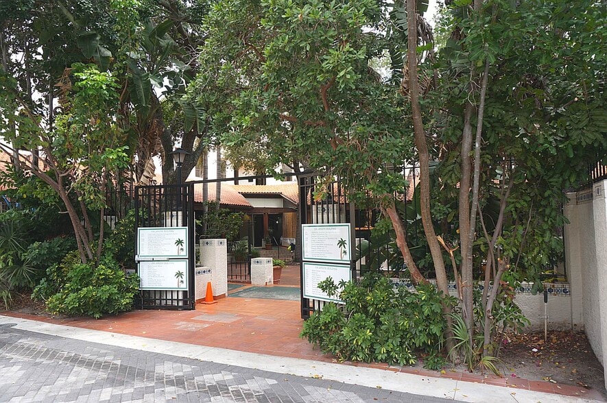 More Photos Of 330 Clematis St, West Palm Beach Storefront Retail Office For Sale